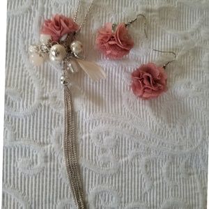 Rose necklace set silver costume feather beads